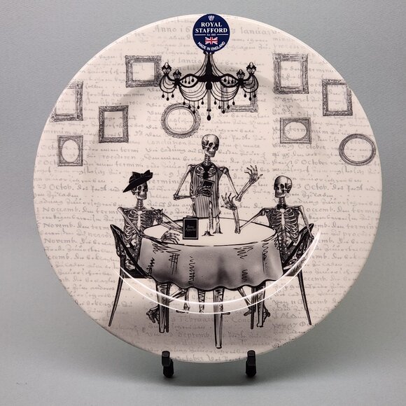 Set of 2 Dinner Plates - Royal Stafford Skeletons Dining Halloween China Dishes - Picture 3 of 6